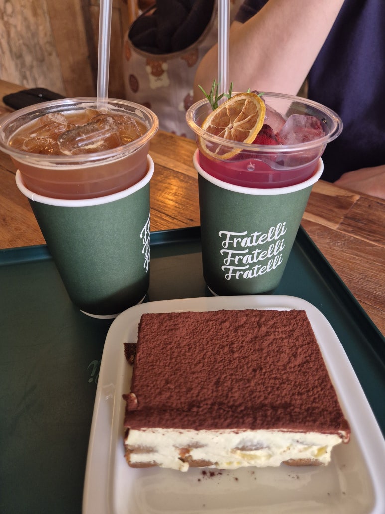 Fratelli: a four-floor rooftop planterior café near Gangnam Station, Seoul